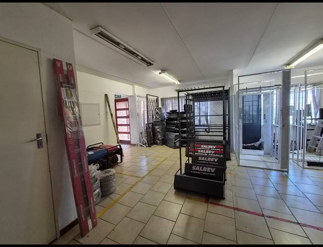 450M² WAREHOUSE TO LET IN ALLANDALE